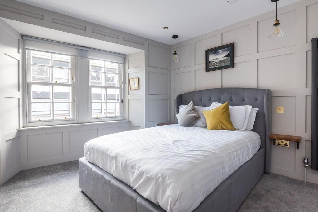 Apartment Boutique Castle View 3 Bedroom Edinburgh