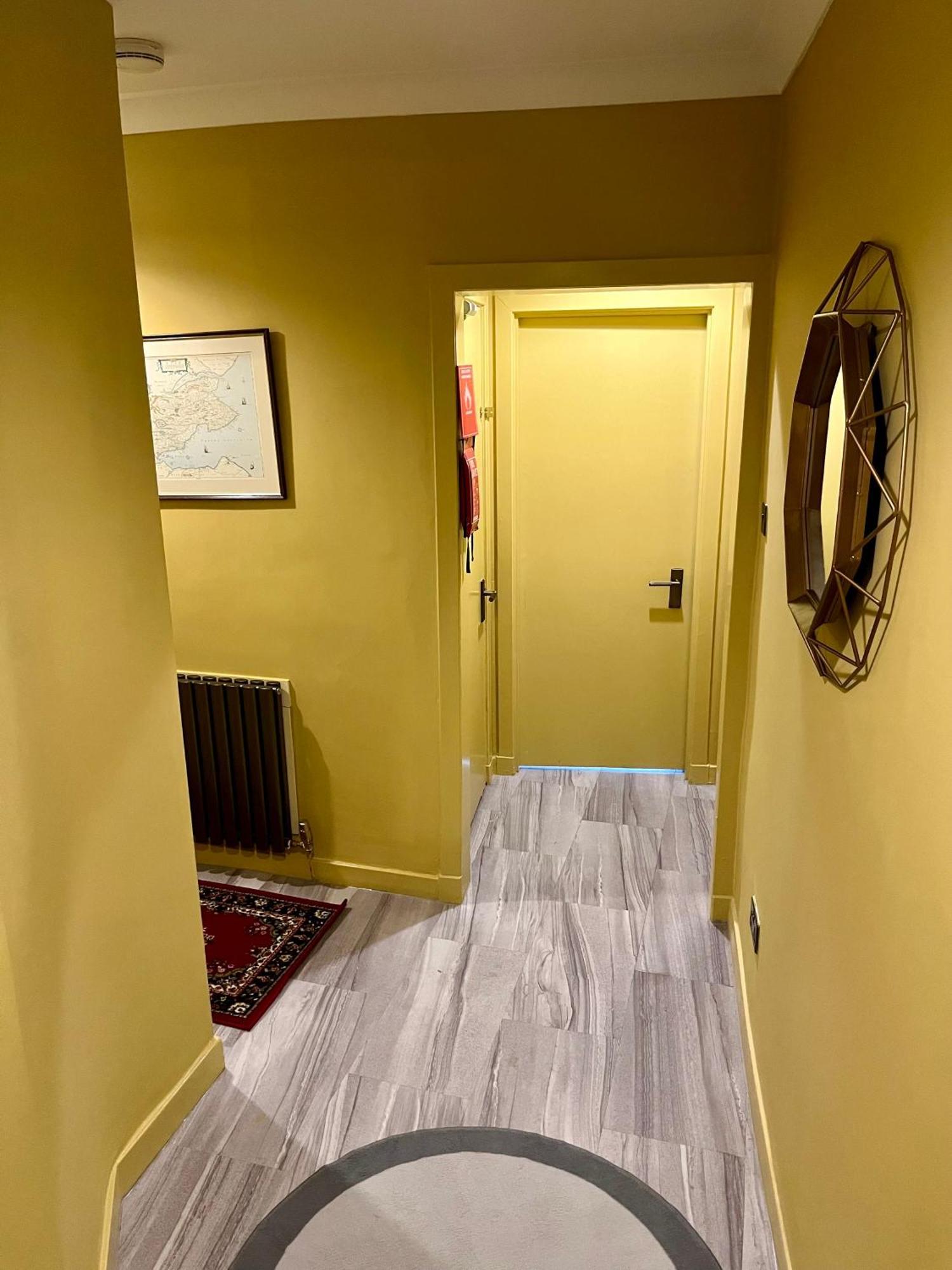 Boutique Castle View 3 Bedroom Edinburgh