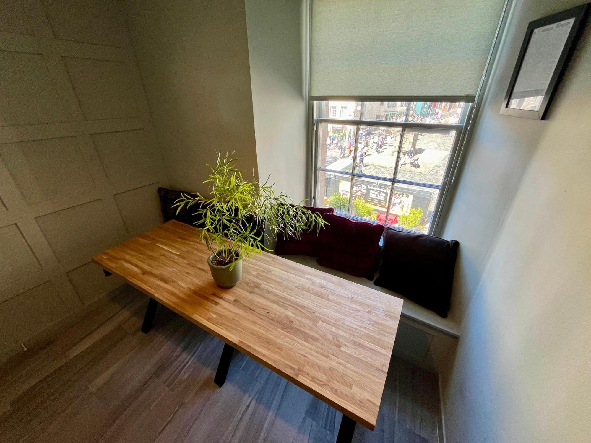 Boutique Castle View 3 Bedroom Apartment