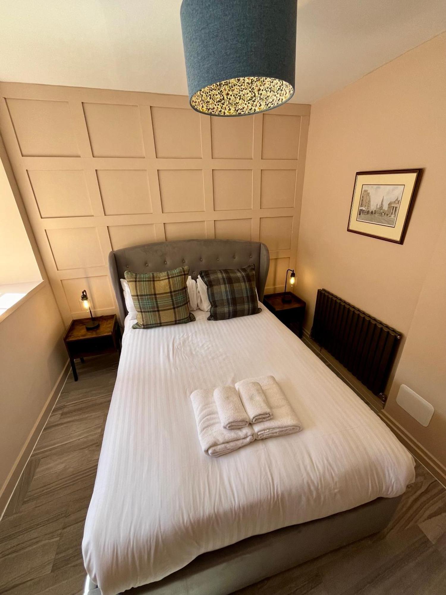 Boutique Castle View 3 Bedroom * Edinburgh
